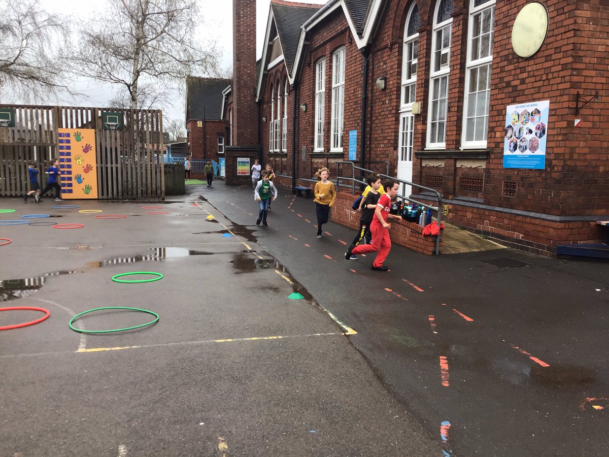 ClaphamTerrace1's tweet photo. Year 4 are smashing their run. #marathonkids #houseevent https://t.co/U29sBxJHid