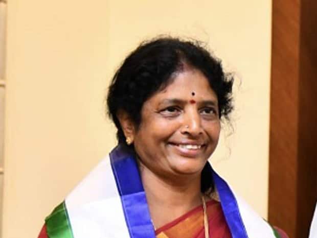 పిఠాపురం నియోజకవర్గం లో ప్రజల ఓటు ఎవరి వైపు ?

🟦 𝗟𝗶𝗸𝗲 𝗳𝗼𝗿 Vanga Geetha

🟥 𝗥𝗲𝗽𝗼𝘀𝘁 Pawan Kalyan