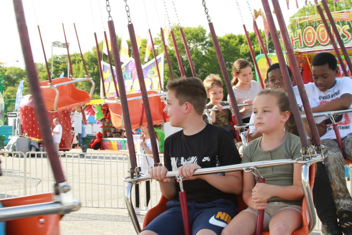 ColCivicCenter's tweet image. Step right up to our Spring Fling extravaganza! Exciting rides, delicious foods, and games galore! 🎈🍦🎯 For more information, visit civiccenter.columbusga.gov/Events-Tickets…

#SpringFling #ColumbusCivicCenter #RideIntoSpring