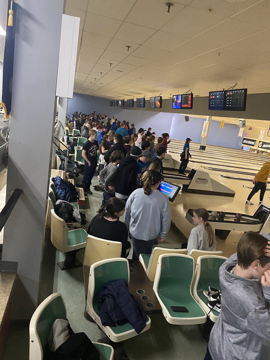 Lots of Grade 7s bowling for <a href="/JuniperRidgeNL/">Juniper Ridge Int</a> Winter Carnival!