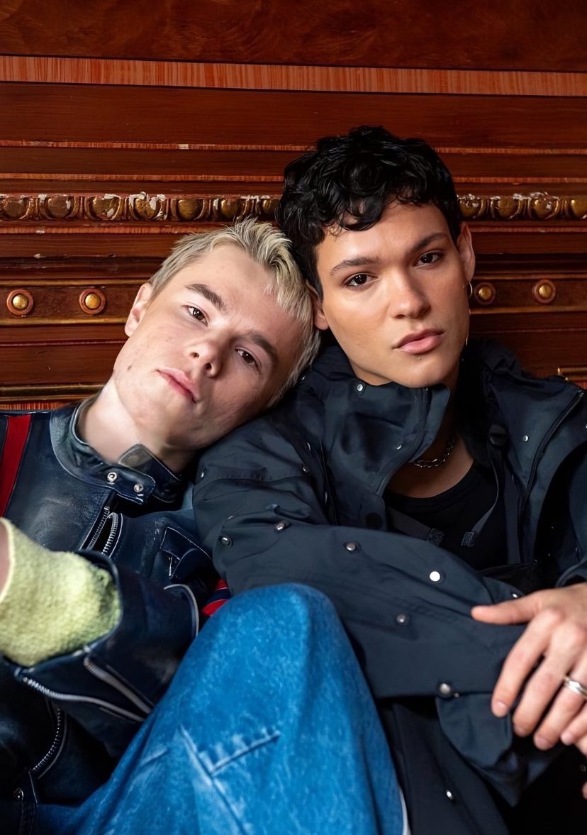 stolenjumpers's tweet photo. hey @BuzzFeedCeleb may I suggest you bring in Edvin Ryding and Omar Rudberg for the puppy interview?? They are the stars of Young Royals, the final season just dropped on Monday and is in the top 10 of 47 countries! They are an iconic duo on and offscreen 💜 https://t.co/pmpeLs7H46