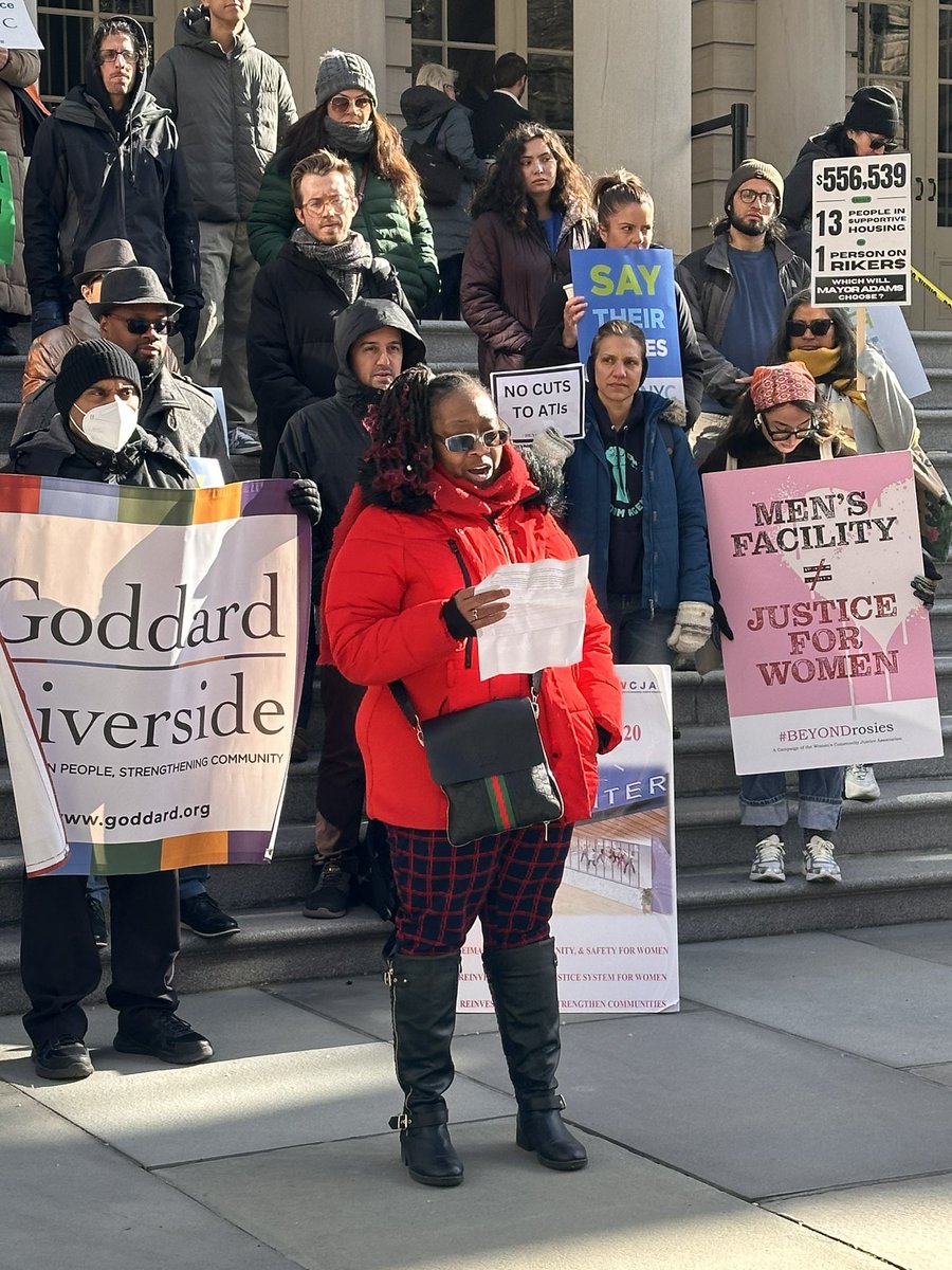 “Diversion and re-entry programs are lifelines for marginalized, victimized and forgotten women” Zenja Bostic @ProvidenceNY at Mental Health Care Not Criminalization Rally w/ @WomensCJA. #peersnotpolice #carenotcriminalization
