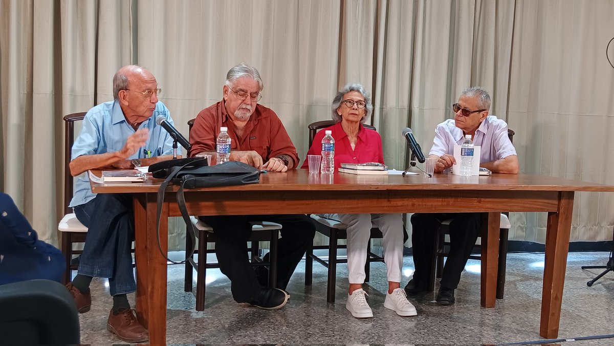Panel Fidel, Gabo y el #cinelatinoamericano por los #65ICAIC y 50 del Comité de Cineastas de A. Latina.
Presiden: Luciano Castillo, dtor. <a href="/CinematecaCuba/">Cinemateca de Cuba</a>; Senel Paz, narrador-guionista; Alquimia Peña, dtra de la #fnCl, Manuel Pérez Paredes, director y Premio Nacional de Cine.