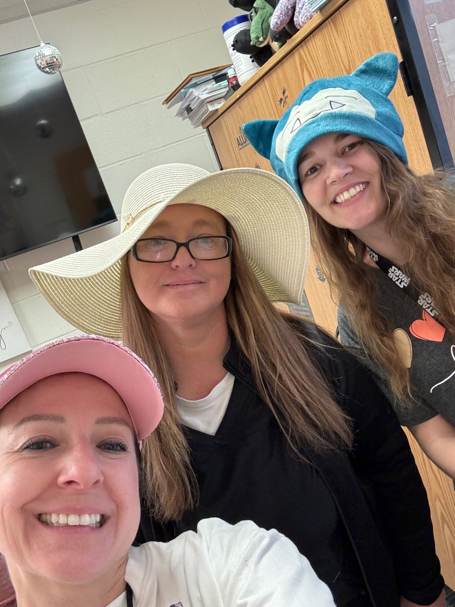 Blooming into  Spring Break with a spirit week.  #hatday <a href="/GuilfordEle/">Guilford Elementary School</a> <a href="/ro2till/">Rolando Tillman</a> <a href="/AndreaChoLCPS/">Andrea Littig</a> <a href="/MeganKillian8/">Megan Killian</a>
