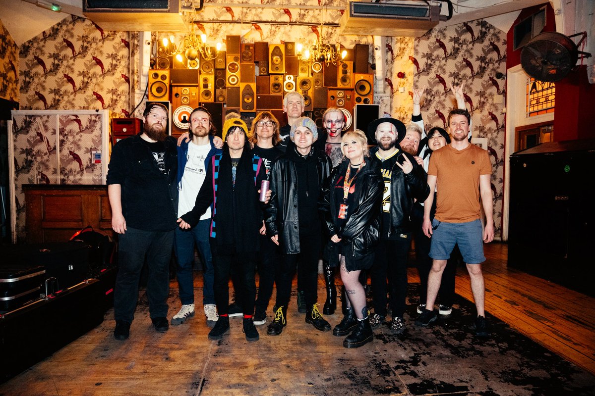 AS SIRENS FALL tweet media