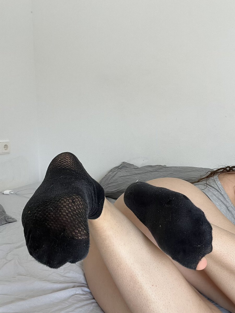 rodestx's tweet photo. my torn sock🤭socks on or off?
#feet https://t.co/wsIY8RcIx2