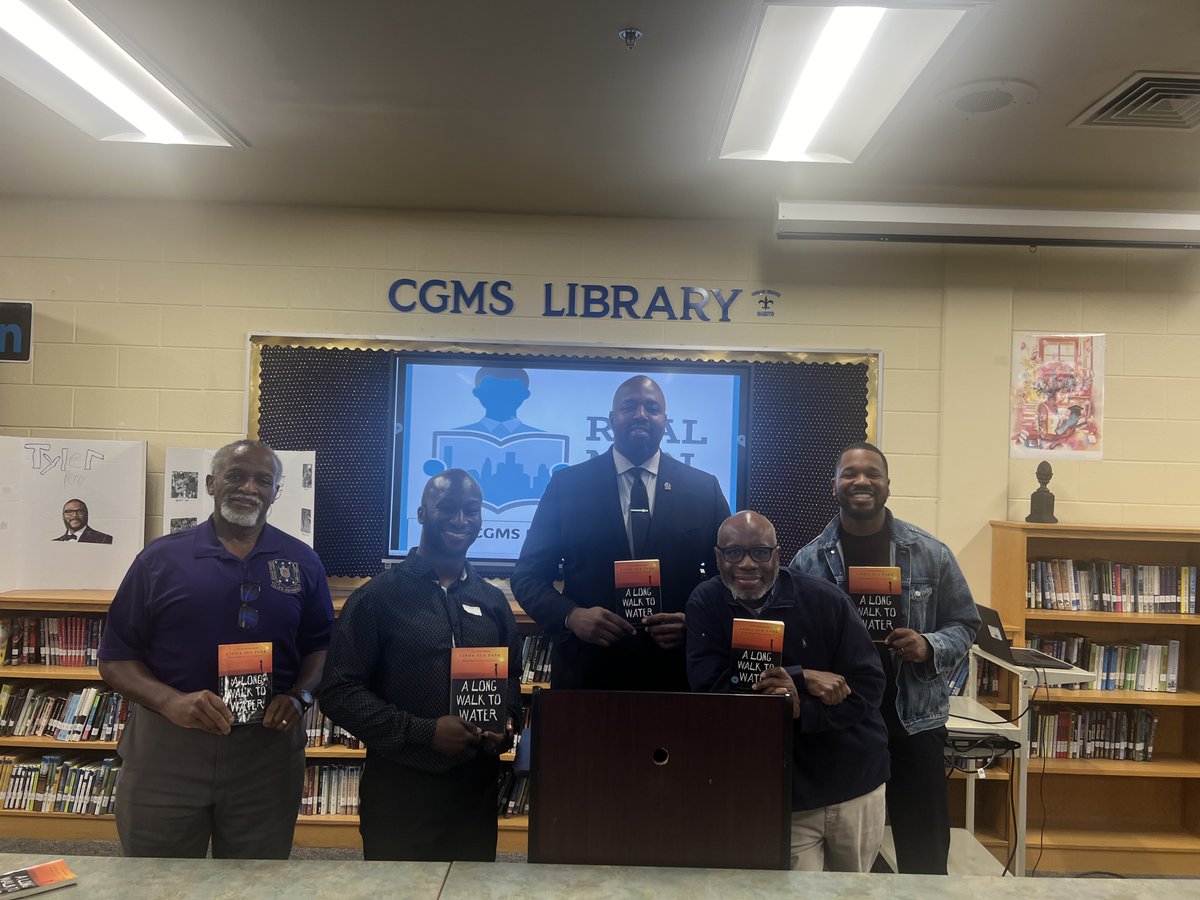 Daryl67's tweet photo. @Cgms_DCSD 
In recognition of Read Across America, Our DCSD GNETS Department teamed up with CGMS Media Center to sponsor a Real Men Read Drive. 
Distinguished men from our community and CGMS Family, including fathers were invited to participate.

Great Success! https://t.co/FO6Wyy3WrK