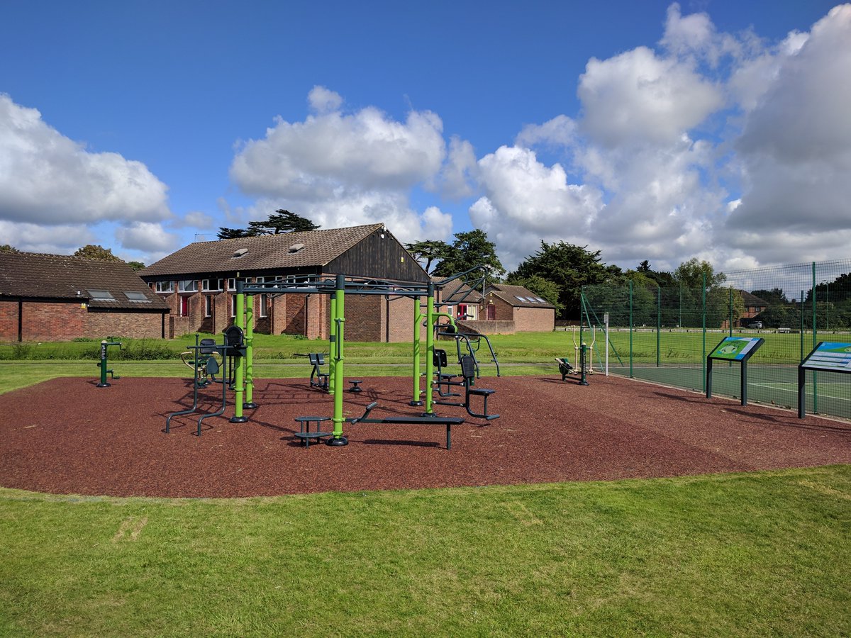 The Big Rig is our award-winning mega rig for parks and green spaces. It can be installed into grass, wet pour and rubber mulch amongst others. Call 01483 608 860 for further information. #outdoorgym #freshairfitness