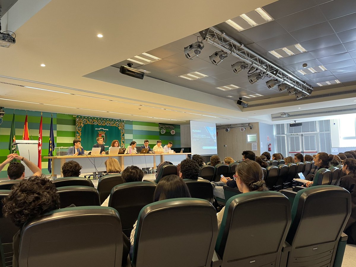 JavierOubina's tweet photo. Elecciones al Consejo Estudiantes @UAM_Madrid @ceuam enhorabuena a las 4 candidaturas por exposición de programas estudiantiles (Diego Fdez., André Converset y Marc Fuentes) y felicidades a Alejandro Pérez Zamora por convertirse en nuevo Portavoz en sustitución de @albalironleon https://t.co/mHaTviYNMb