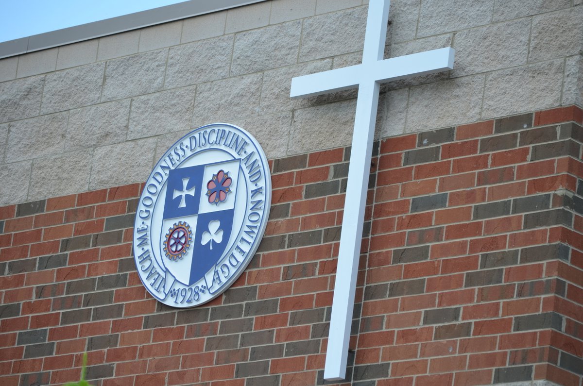 Catholic Central has two new career opportunities available: School Secretary / Administrative Assistant Maintenance Staff For more information and details on how to apply, catholiccentral.net/more/careers