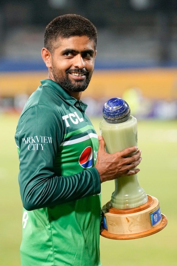 vkkings3047's tweet photo. Babar azam unsold in the hundred draft.✍️
He gonna be unsold as 4 long years.  👇  
2021
2022
2023
2024
#HundredDraft #BabarAzam𓃵 https://t.co/TzJyY39kqZ