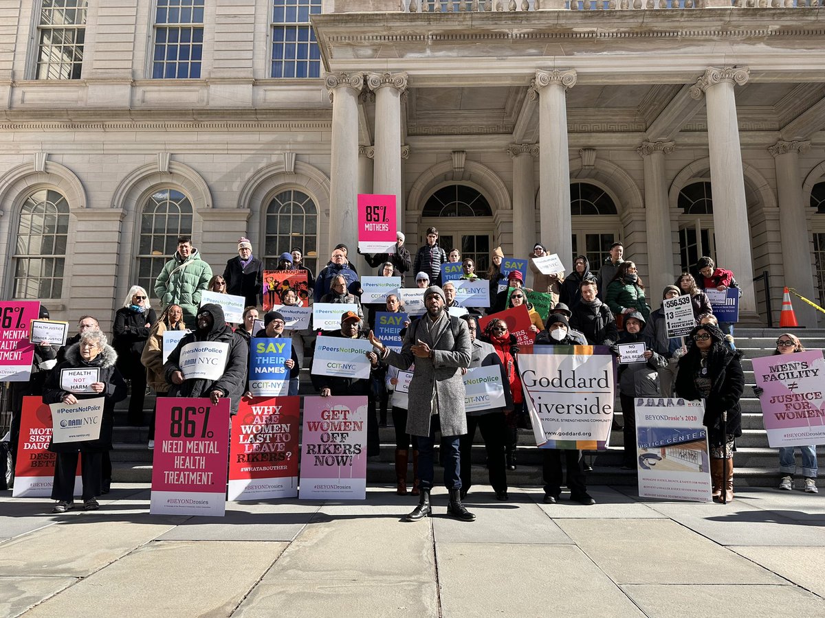 “We need to set up a continuum of care of what’s needed & a system you can call to provide resources needed when having a mental health challenge, not a police response,” @nycpa at Mental Health Care Not Criminalization Rally w/ @WomensCJA. #peersnotpolice #carenotcriminalization