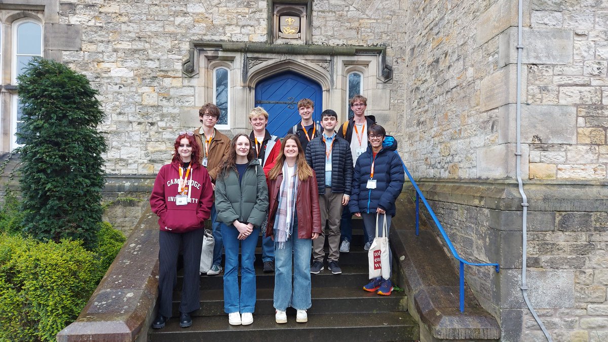 Fantastic to welcome back these @oldlancastrian  students who visited today to talk to current Sixth Formers about studying at Oxford and Cambridge. #PraesisUtProsis #LRGSSixthForm