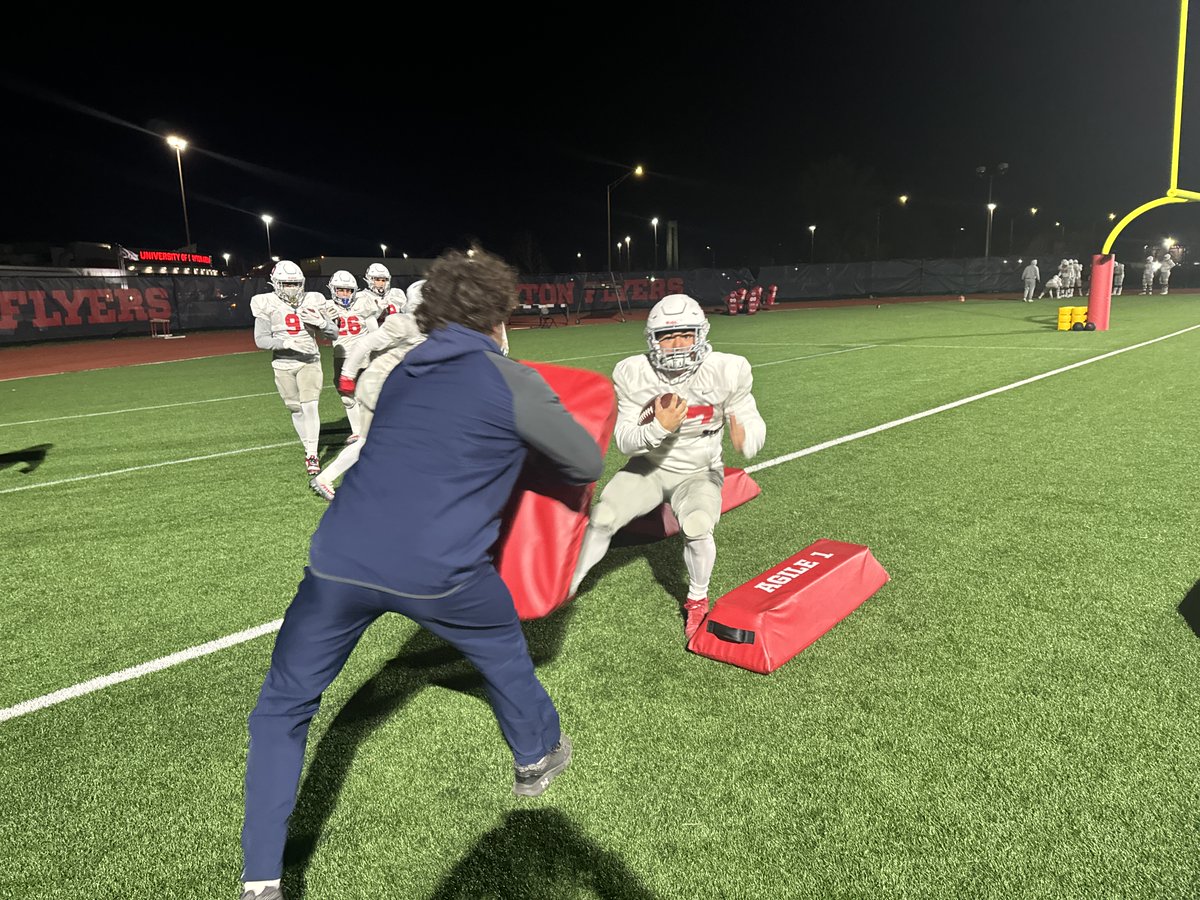 DaytonFootball's tweet photo. Today is a GREAT day to be a Flyer ✈️
#GoFlyers | #DefineTheFuture https://t.co/WhgNOB64c6