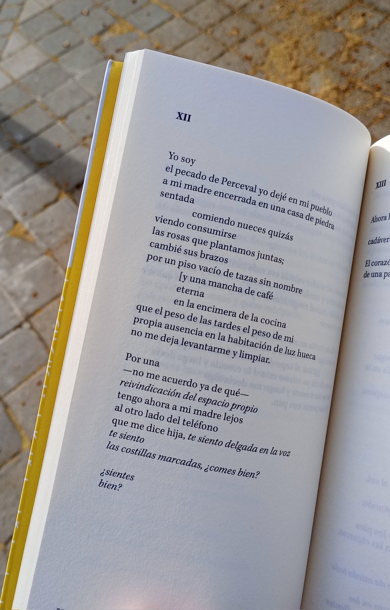 elisabertg's tweet photo. feliz día de la poesía!! hoy he tenido la suerte de poder recitar en @InstCervantes este poema de Paula, porque yo también me pongo triste cuando como sola, pero hoy no es una de esas veces 🥹 https://t.co/NnpFBHZGNg
