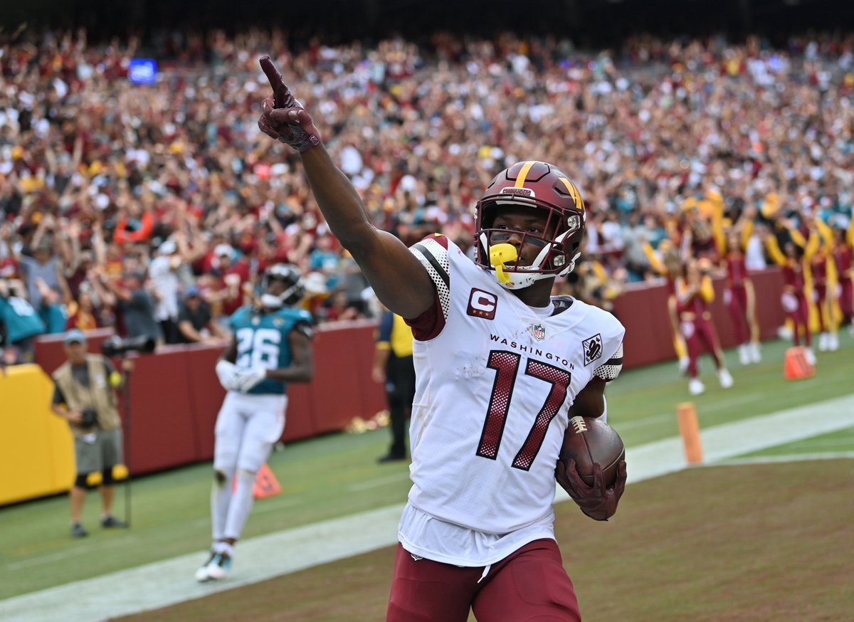 ThePoniExpress's tweet photo. Do you like this trade?

Steelers deal 2nd round pick (51st) and 4th round pick (119th) to Commanders for TERRY MCLAURIN and 7th round pick (222nd) https://t.co/74TilMbjJI