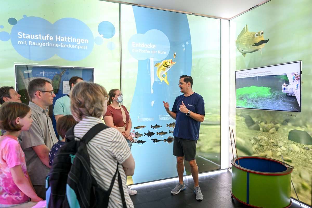 Ruhrverband1913's tweet photo. Ab dem kommenden Samstag öffnen wir wieder unseren Infopoint zum #Fischliftsystem am #Baldeneysee in Essen. Erfahrt alles zu #Fischwanderungen, #Fischaufstiegsanlagen, #Fischarten in der #Ruhr und natürlich #Horst, unsere #Quappe. Mehr: https://t.co/BbQGA6AgM1 https://t.co/Luo4Vt9cfk