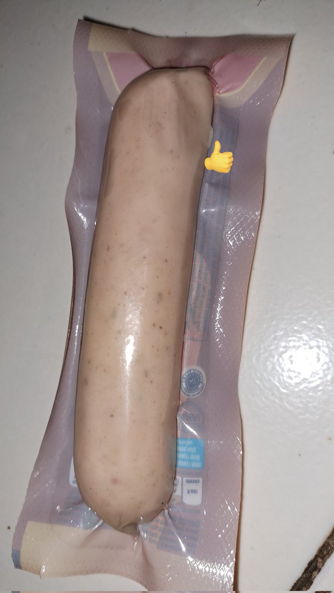 chuuwinggam's tweet photo. yang makan pertama udah hampir setangah parahnya tuh kaldaruasa lewat 2 bulan kok bisa,  karena beli 2 cek lah yang dirumah ternyata bener dong udab ada belatungnya lagi yaallah.. kalau menurut kalian rasa makanan udah aneh jangan diterusin kaya aku yaa hiks untung masih selamat https://t.co/Z65J8umujc