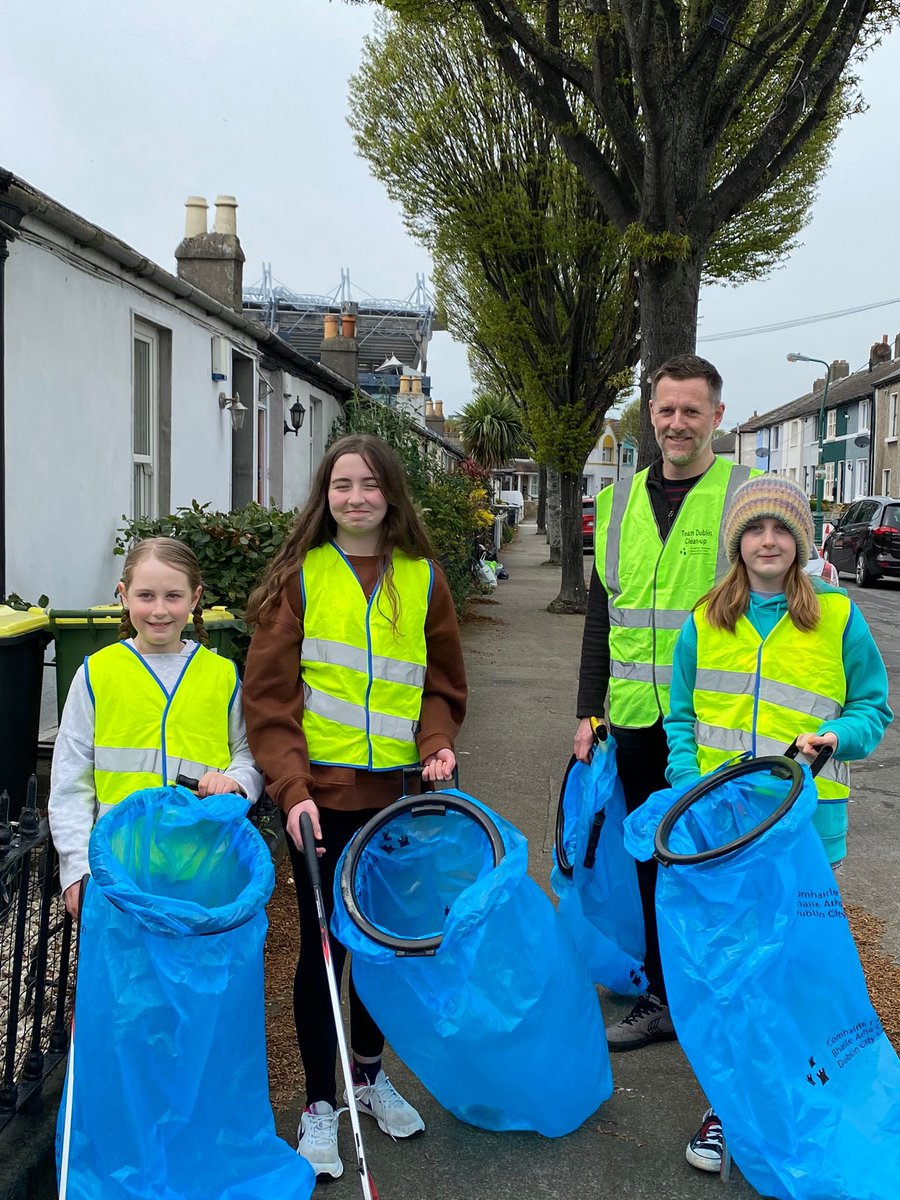 Please join us for our last clean up in March, this coming Saturday the 23rd from 2-4pm. Meet at 1 Clonliffe Avenue. Volunteering really is a rewarding experience so why not come along and see what you think?