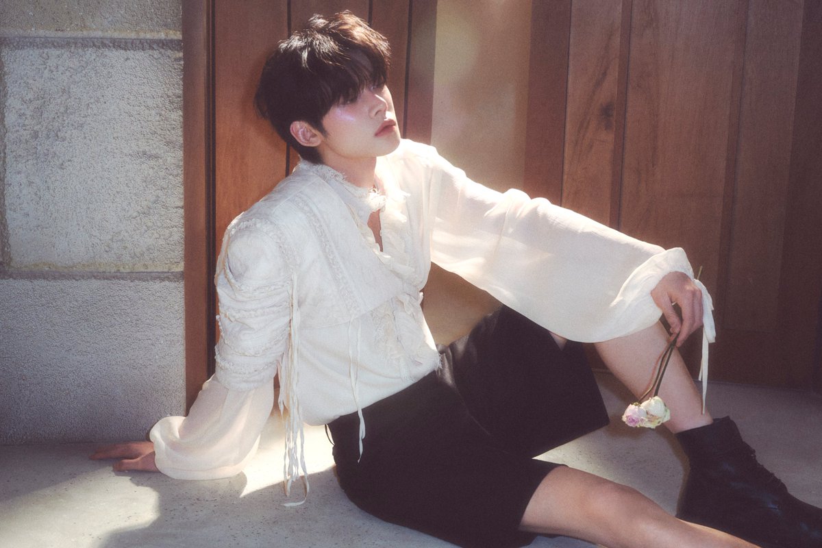 BIGHIT_MUSIC's tweet image. minisode 3: TOMORROW - Concept Photo 'Romantic' - #연준 (#YEONJUN)
🧡 bit.ly/3vbVfvW

#투모로우바이투게더 #TOMORROW_X_TOGETHER #TXT #minisode3 #TOMORROW #TXT_Romantic