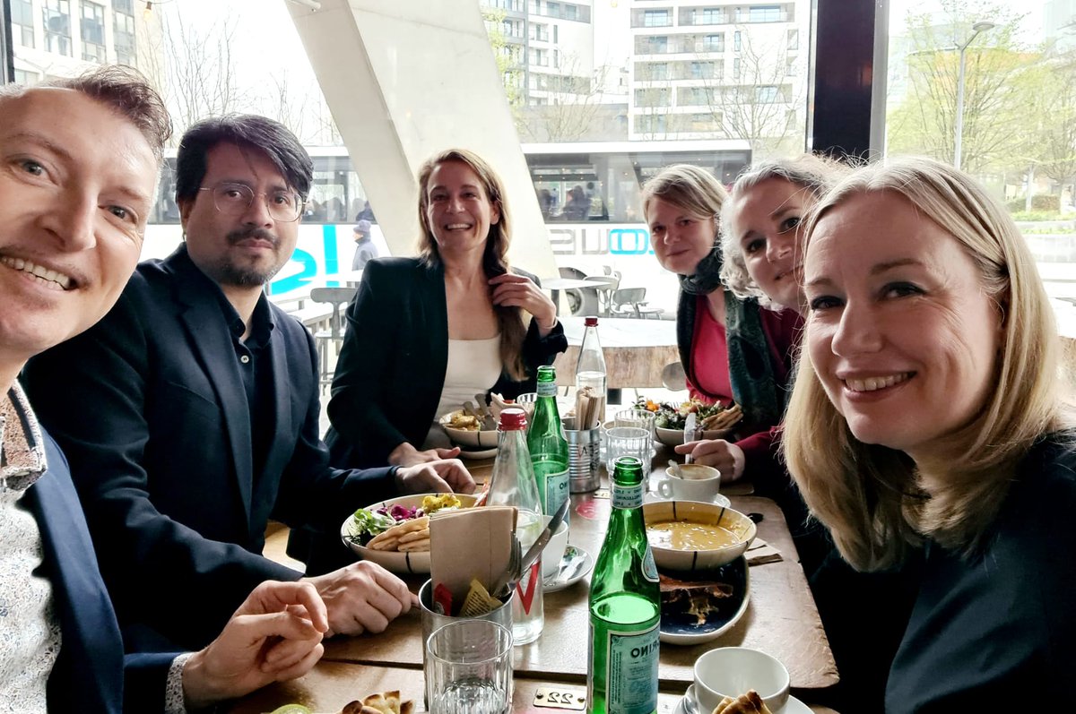 After the successful conference on museums and AI, NEMO's Executive Board members gathered in Brussels for a board meeting to discuss the upcoming year, the next activities and the NEMO European Museum Conference (10-12 November in Sibiu) before enjoying a nice lunch together.