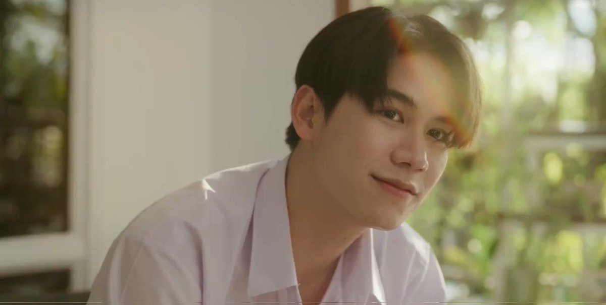 maximumnery's tweet photo. the smile :                           the reason : https://t.co/rlpeRgP0Bo