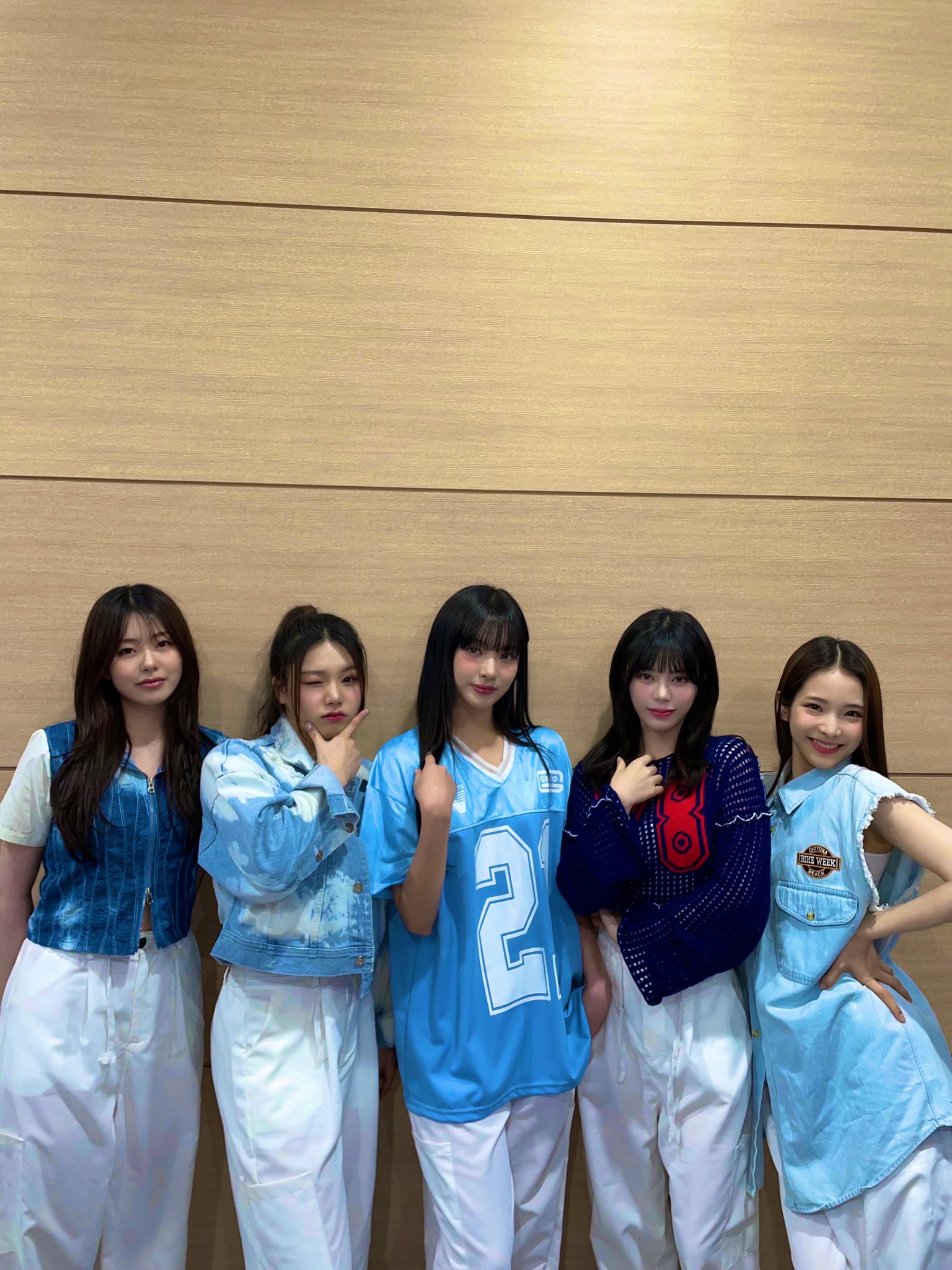 GJM8894XAAAAv_3?format=jpg&name=large