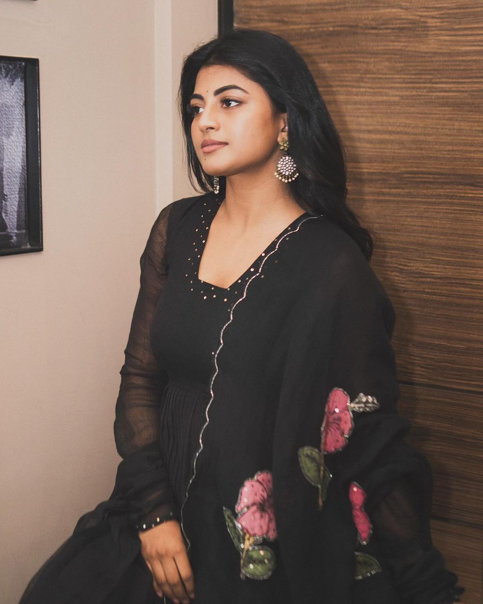 anandhikayaloff's tweet image. Black 🖤

#anandhi #kayalanandhi #arabiyakadali