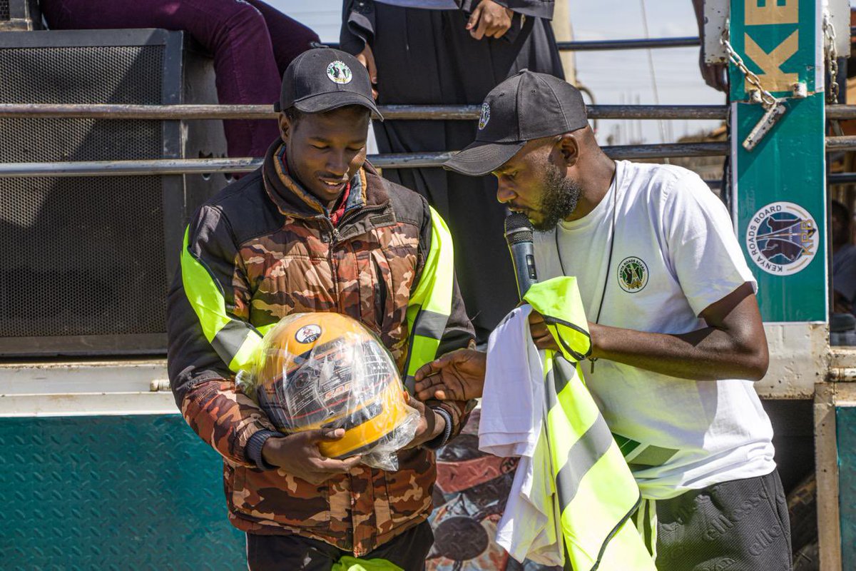 KRB_Kenya's tweet photo. As part of the Board’s brand visibility campaign, the Board conducted a 2- day road show on 19th and 20th March 2024 in readiness for boda boda training and licensing launch that will see 1000 riders licensed in Uasin Gishu County. https://t.co/K6hfoE4fO9