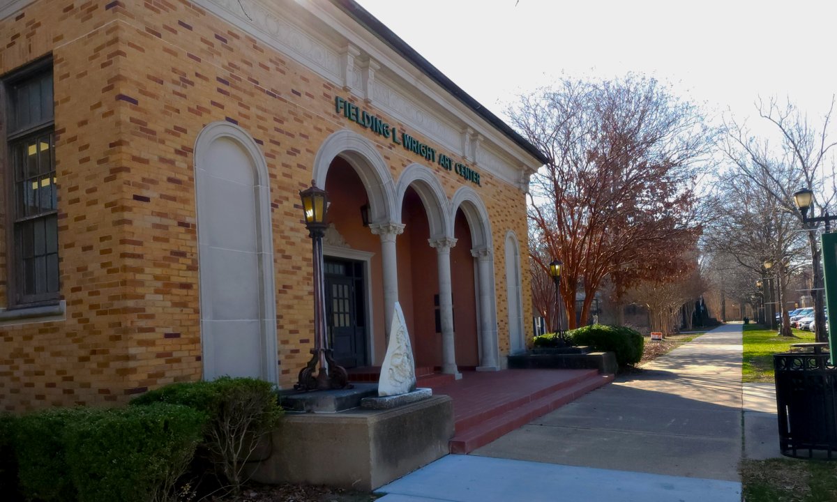 StatementOnline's tweet photo. Find news on @DeltaState's Wright Art Gallery from Anna Schmitz and everything you need to know about clean beauty from Emily Saucier at https://t.co/376giwYaT5 now. https://t.co/T7y34uhJYa