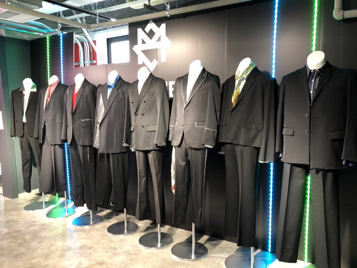 MAZZEL_Parade_Store ] POP-UP STOREには衣装も展示中👔 昨日より展示