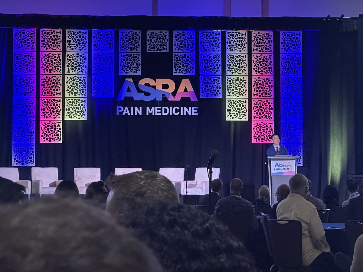 Delighted to be in San Diego for @ASRA_Society #ASRASpring24 to see @KiJinnChin opening the meeting he and the team have put together 👏👏 A huge amount of work/preparation coming to fruition 1100 delegates, 460 abstracts, worldwide faculty - going to be great three days 🤗
