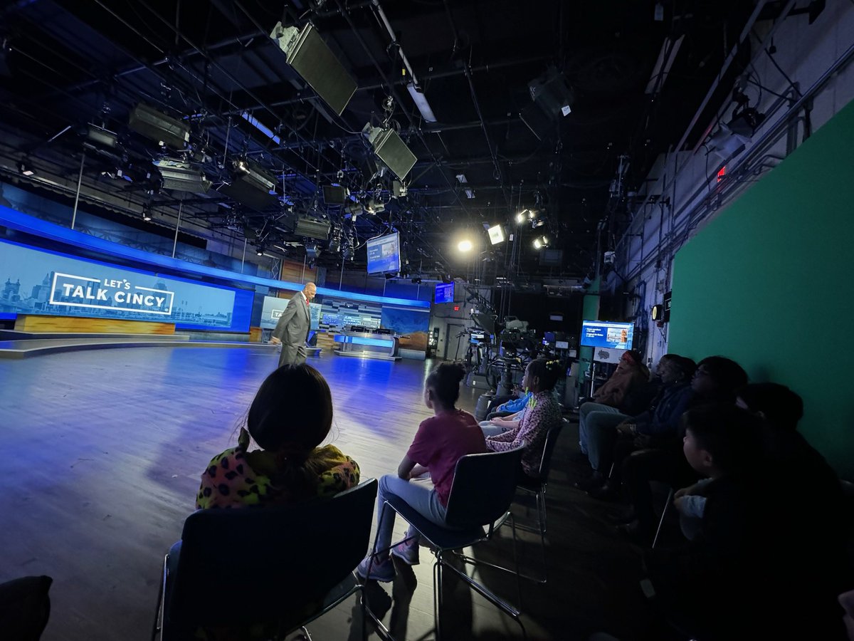 Heritage Hill students at WLWT 5 during the Let's Talk Cincy.  What an amazing experience! Thank You Adopt A Class for another lifetime experience for our students.
#AAGV