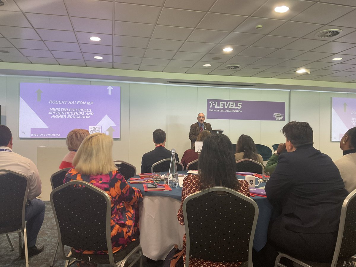 CazDolby's tweet photo. #TLEVELCONF24 Keynote address by Robert Halfon MP, Minister for Skills, Apprenticeships and HE

@TLevels_govuk #tlevels #furthereducation #vocationaleducation @stamfordcolluk https://t.co/bhPs8GGFBM