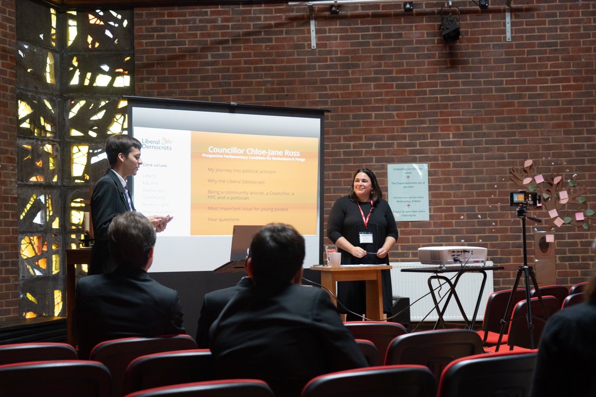 saintolaves's tweet photo. On Tuesday, as part of #PoliticalAwarenessWeek 2024, the Jnr Politics Society were delighted to host Chloe-Jane Ross, Lib Dem Cllr for Beckenham Town & Copers Cope. Students were fascinated to hear about her journey into politics & her campaign to become the next MP for Beckenham https://t.co/vKpTMKVCTs