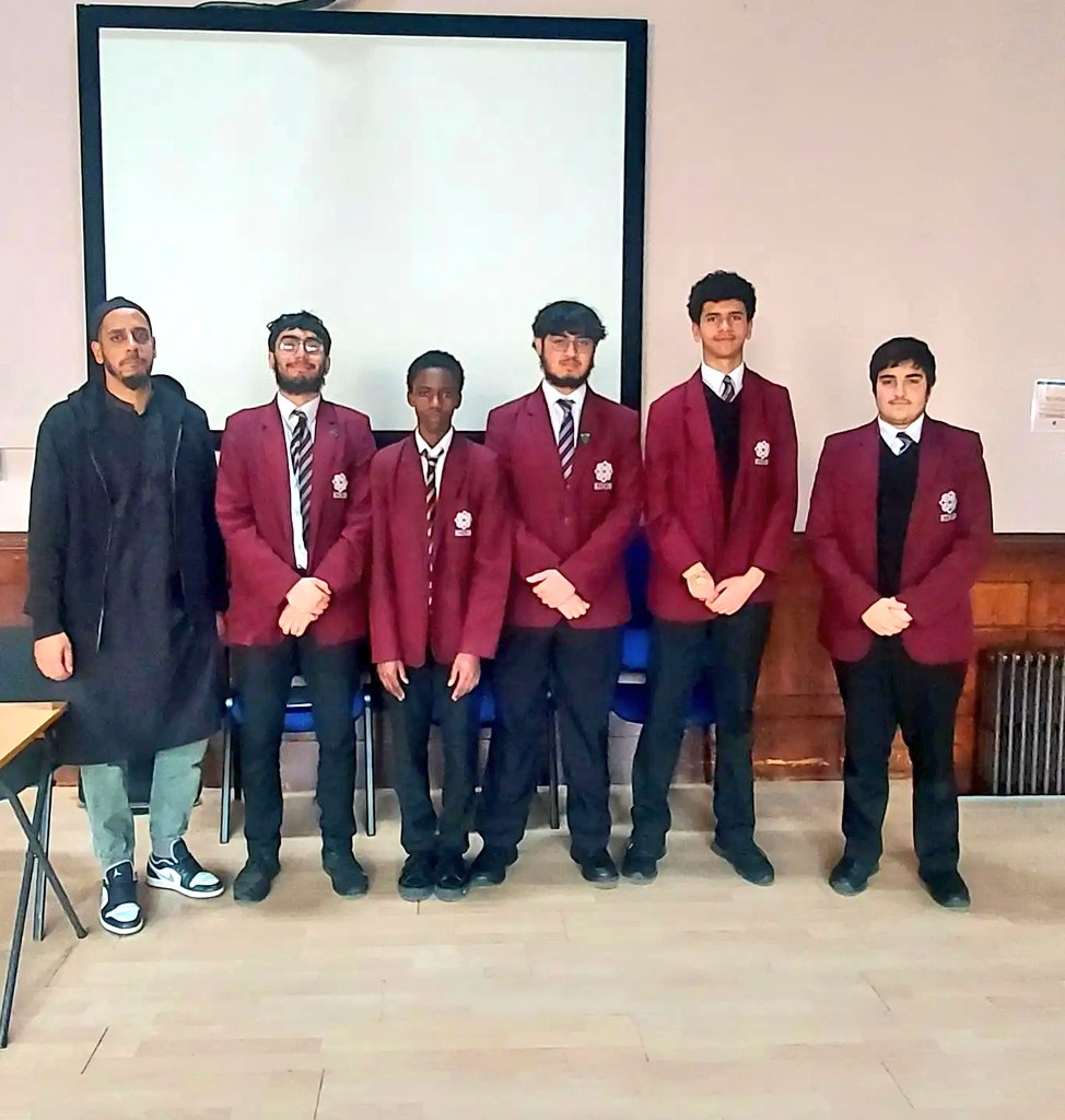 Imam Abid from @CheadleMasjid delivered a workshop on Zakat for Year 11 students, as part of our Ramadan programme. A superb and informative workshop.