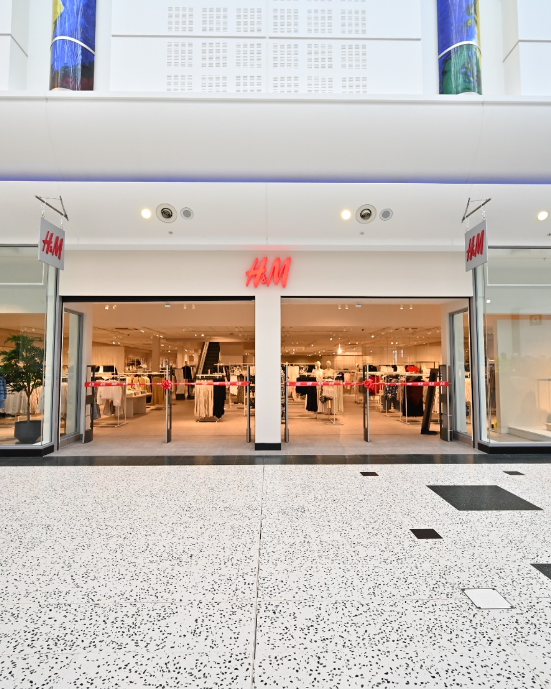 White Rose on X SAY HELLO TO OUR GORGEOUS NEW hm STORE You ll find click and collect lockers self service checkouts elevated interior design and new fashion collections and styles. pop in