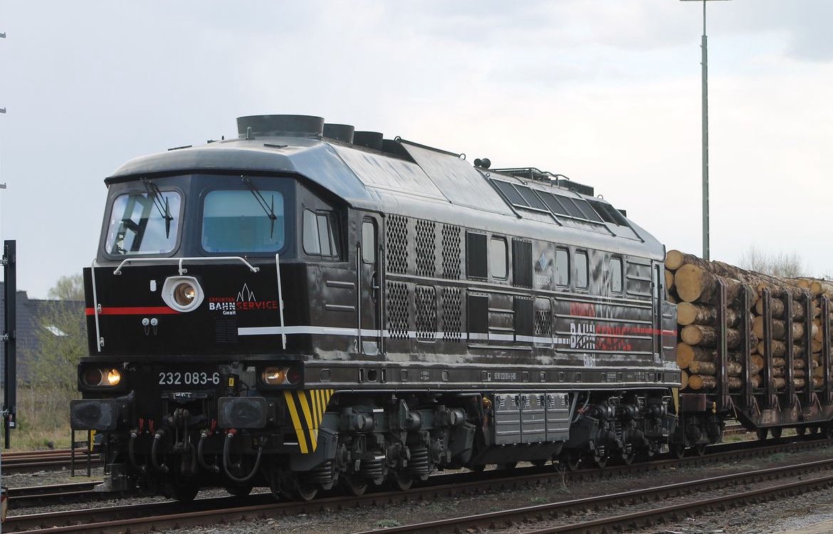 Die Ludmilla der EBS 232 083-6 hier bei der Abfahrt in Paderborn-Sennelager mit einem Holzzug, aufgenommen im April 2021 #Trainspotting #Trains #Traintraffic #trainsworldwide #Bahn #Railways #Railway #Train #zug #züge #Eisenbahn