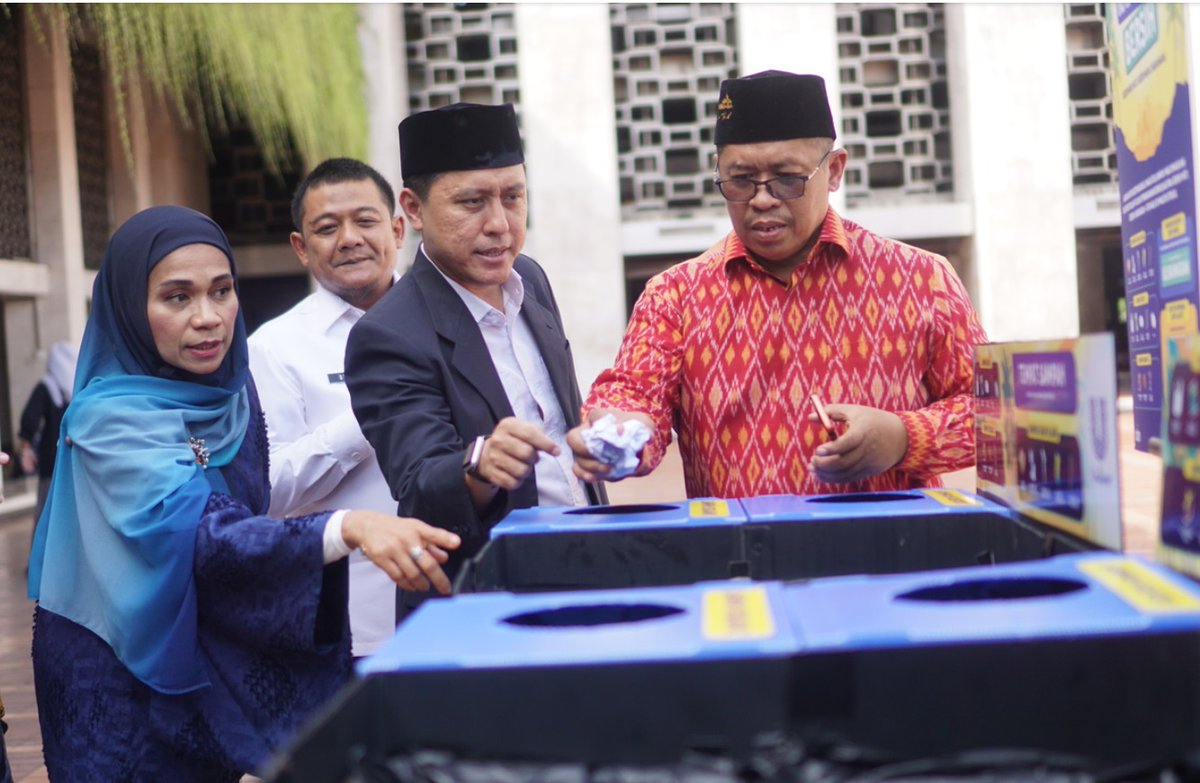 Ramadan, Momentum for Ecological Jihad. Baca di app.komp.as/R8MqySegjs99qs… Akses Harian Kompas praktis, kapan saja, dan dari mana saja lewat aplikasi. Unduh sekarang! kompas.id via @hariankompas #Faith4Earth #Mizan