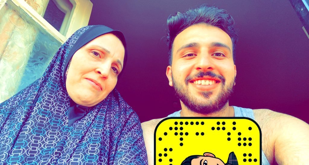 plazynoodles's tweet photo. for many people today is mother's day, but for mahmoud whos from gaza he is seperated from his mother who is starving in the north. he hopes to save his mother and himself from this genocide and we can do our part in helping them

D0NATE / RETWEET

https://t.co/HdcE4Jetj2 https://t.co/XiY2mNzYKW