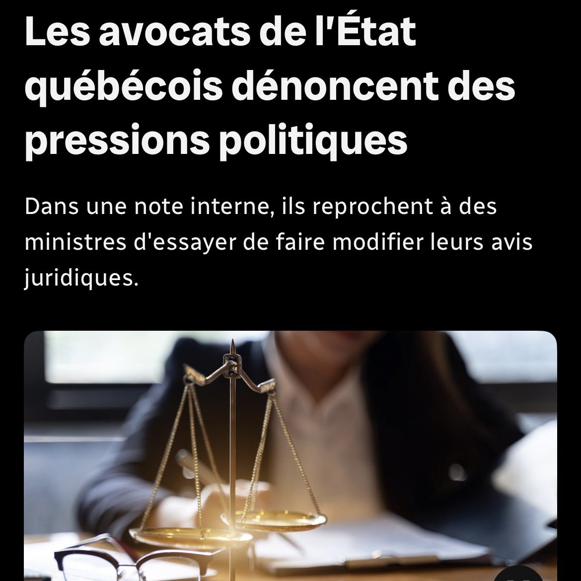 Les avocats de l'État québécois dénoncent des pressions politiques dans un communiqué interne de leur association, obtenu par Radio-Canada. Ils reprochent à des ministres d'avoir essayé de faire modifier leurs avis juridiques. ici.radio-canada.ca/nouvelle/20587… #polqc