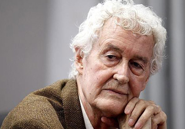 Este artículo tiene ya -Dios nos salve- ocho primaveras.
Afortunadamente, lo clásico es lo opuesto a la moda.
(En la querida <a href="/llanurasweb/">Ana Corroto (llanuras)</a> de la querida A. Corroto): 

'10 recomendaciones de poesía para sobrevivir a la primavera': 
llanuras.es/recomendacione…