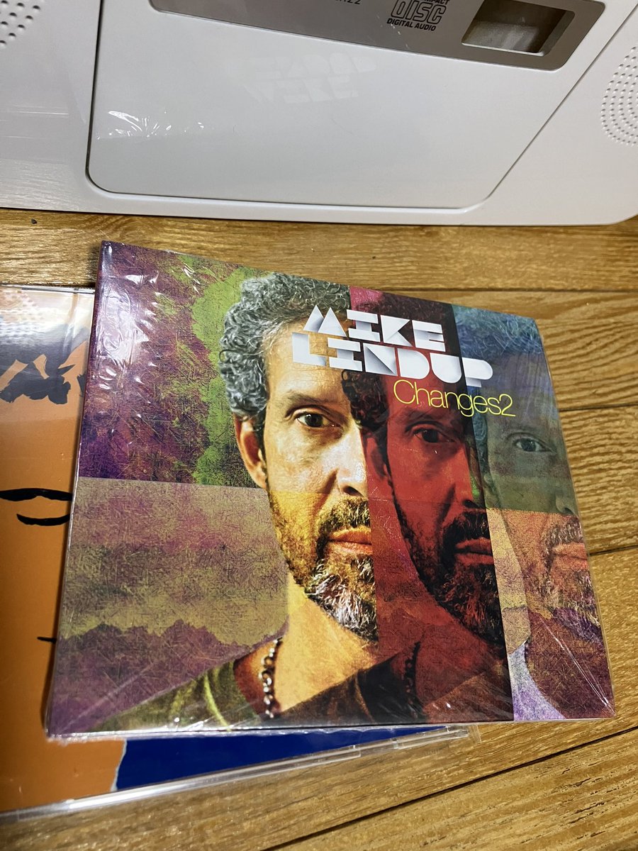 newxplora's tweet image. レヴェル42 マイク・リンダップのソロ第二弾ようやく入手 上品でオシャレで快適  今日は疲れ切って魂が死んでるのでこれを聴いて回復を期待したい Please lift me up!
#nowplaying
#mikelindup
#changes2