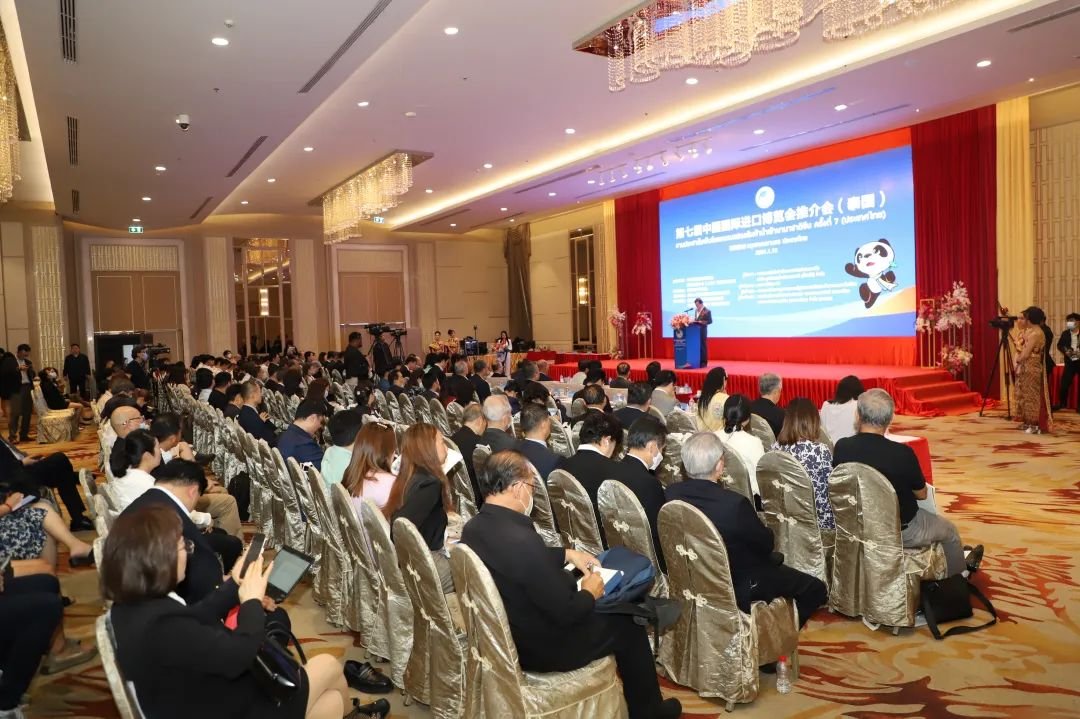 CaoZhuozhuo's tweet photo. Ministry of Commerce: From April 1st to 3rd, the China International Import Expo (CIIE) event will be held in Chongqing to “deepen the introduction of imported goods and serve the dual cycle of services”.
#importexpo #China🇨🇳 https://t.co/tjBvNUoaaG