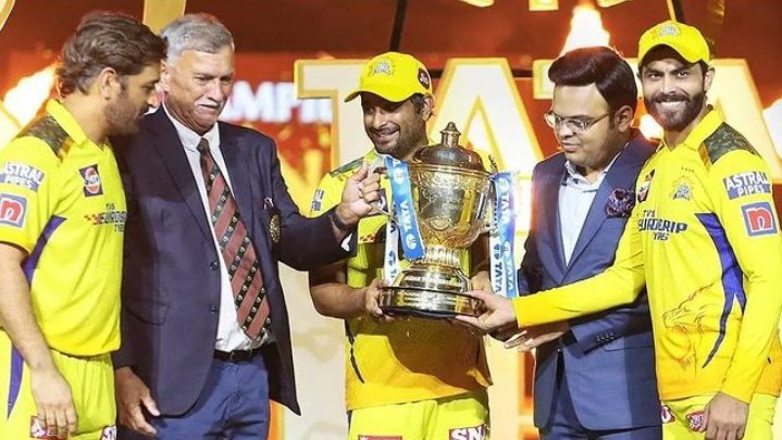 CricCrazyJohns's tweet photo. MS Dhoni started with a Trophy and ended with a Trophy. 

- THE GOAT. 🐐 https://t.co/djDlWsfEct