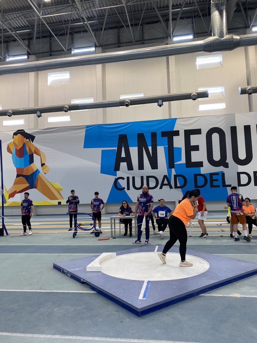 Concursos de Salto de Longitud, Salto de Altura y Lanzamiento de peso Femenino