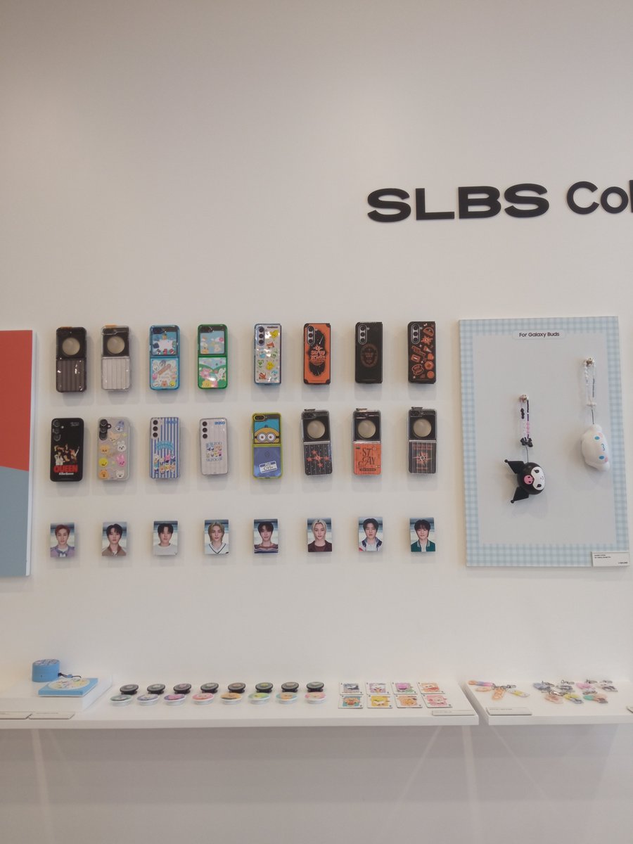 CathAlexaVan's tweet photo. I saw Felix today. 
#SLBS #SLBSStudio #StrayKids #SKZ #ExpressImpress #SLBSJakarta #SamsungExperienceStore https://t.co/z0Ncvcqo8I