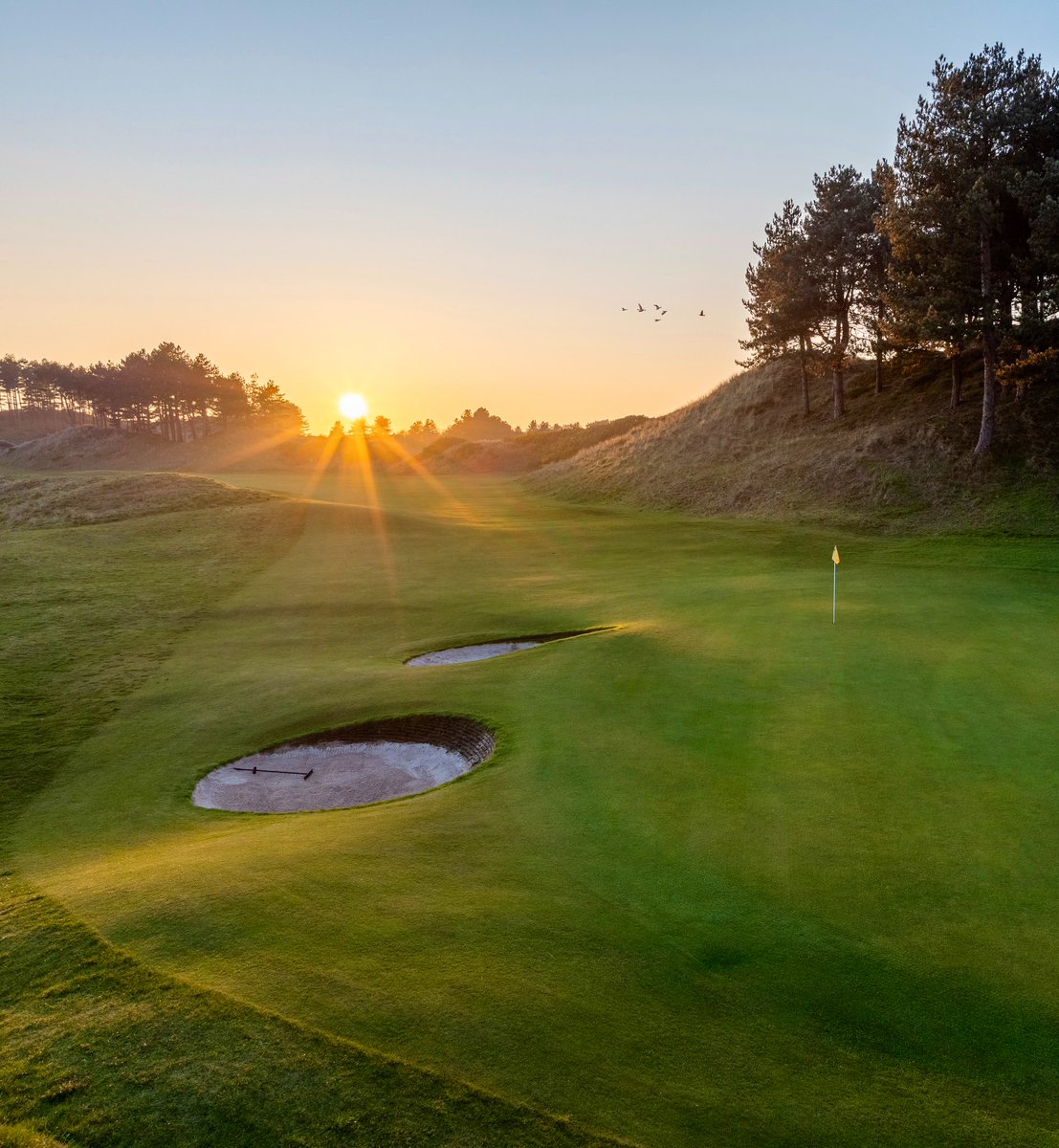 The long-awaited spring golf season is almost here! 📸 8th Green ⛳️ #springgolf #hillsidegolfclub
