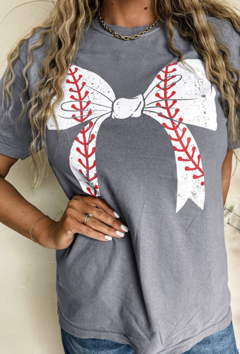 Baseball but make it cute ⚾️🎀Preppy Baseball Bow T-Shirt just hit the website. This one will go quickly! You can snag it here👇 lovelydayboutique.com/collections/ne… #baseball #baseballlife #aggiebaseball #bow #preppy #NewArrivals2024 #collegestation #eastergifts #texasboutique #boutique