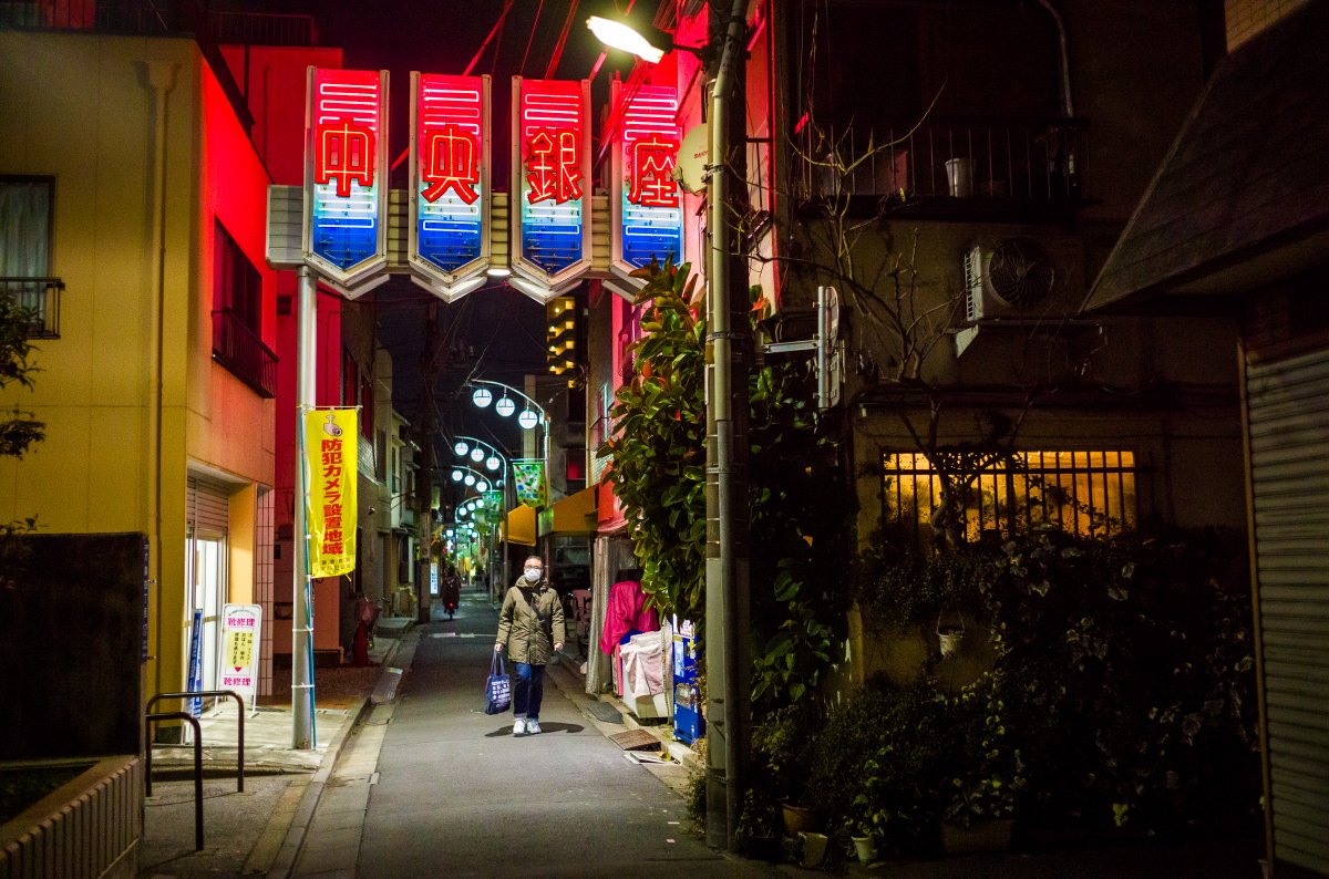 The sometimes extraordinary nature of ordinary Tokyo at night. Write-up and bigger photo here: bit.ly/extra-ordinary…